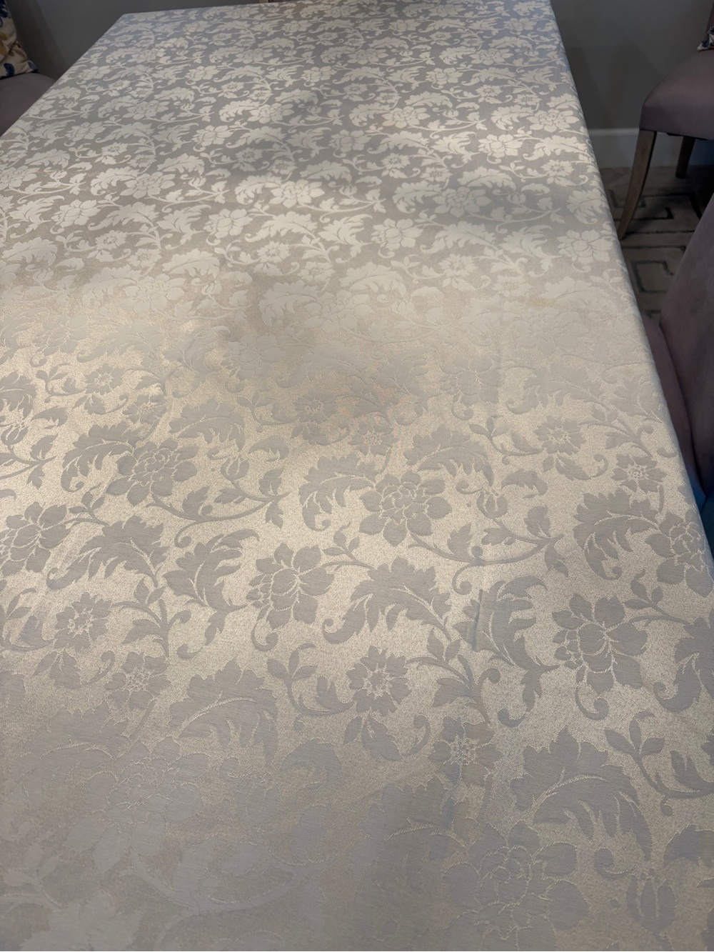 Classic Damask Floral Tablecloth in Cream